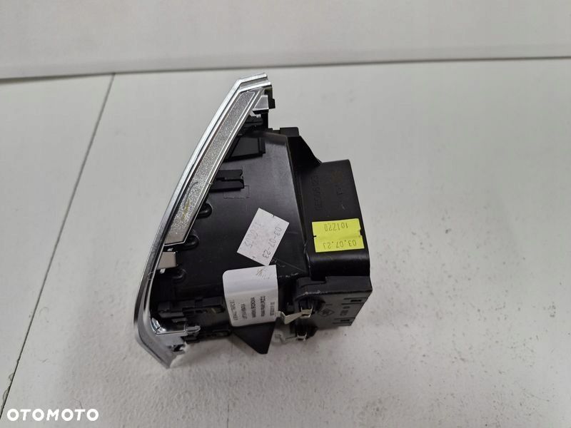 RENAULT TRAFIC III 3 LIFT IV 4 KRATKA NAWIEWU ŚRODKOWA PRAWA PRAWY PRZÓD 687508261R - 6