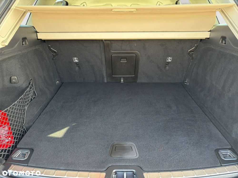 Volvo XC 60 B4 D AWD Plus Dark - 26