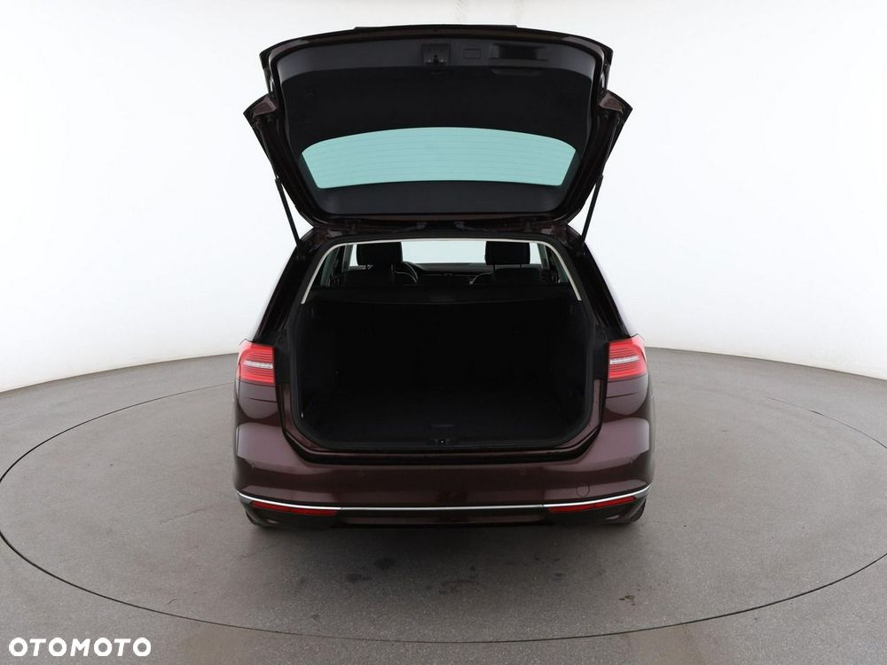 Volkswagen Passat Variant 2.0 TDI DSG (BlueMotion Technology) Highline - 20