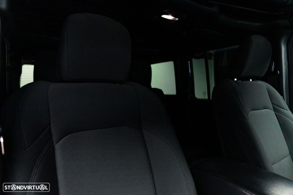 Jeep Wrangler Unlimited 2.2 CRD Sport AT - 41