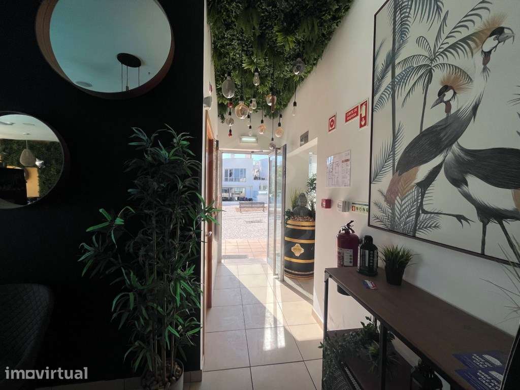 Restaurante/Bar com duas piscinas e Rooftop com vista mar na Fuzeta... - Grande imagem: 4/21