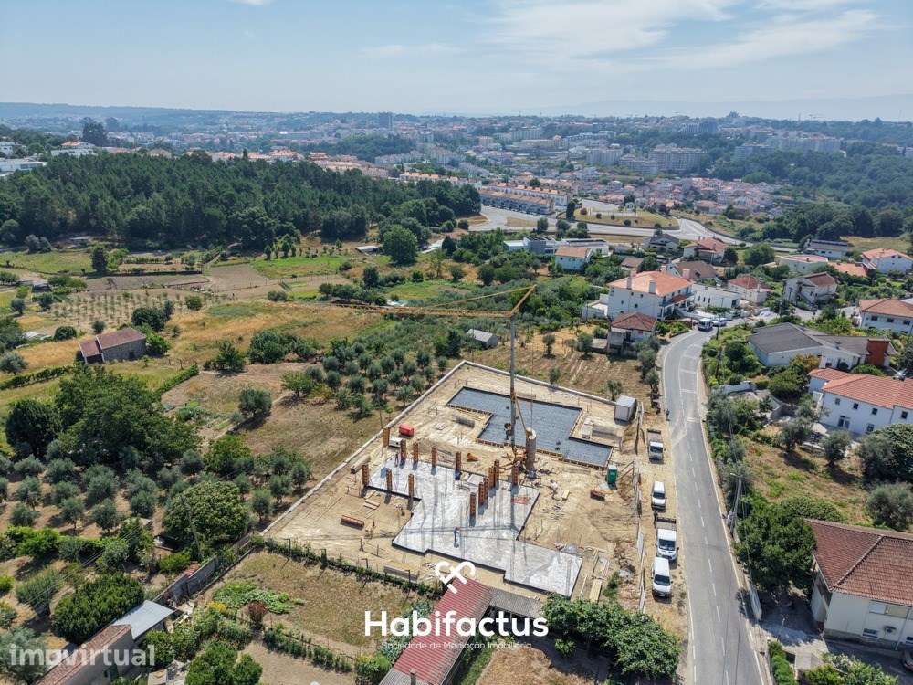 Moradia Bi-familiar T3+1 à venda em Orgens - Grande imagem: 5/12