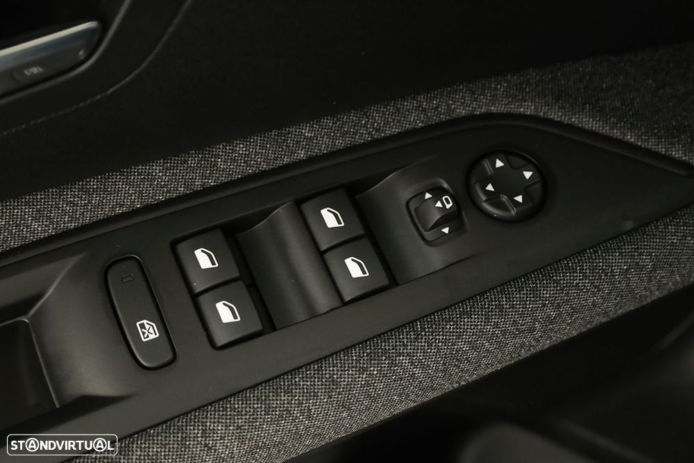 Peugeot 3008 1.6 Hybrid Allure e-EAT8 - 21