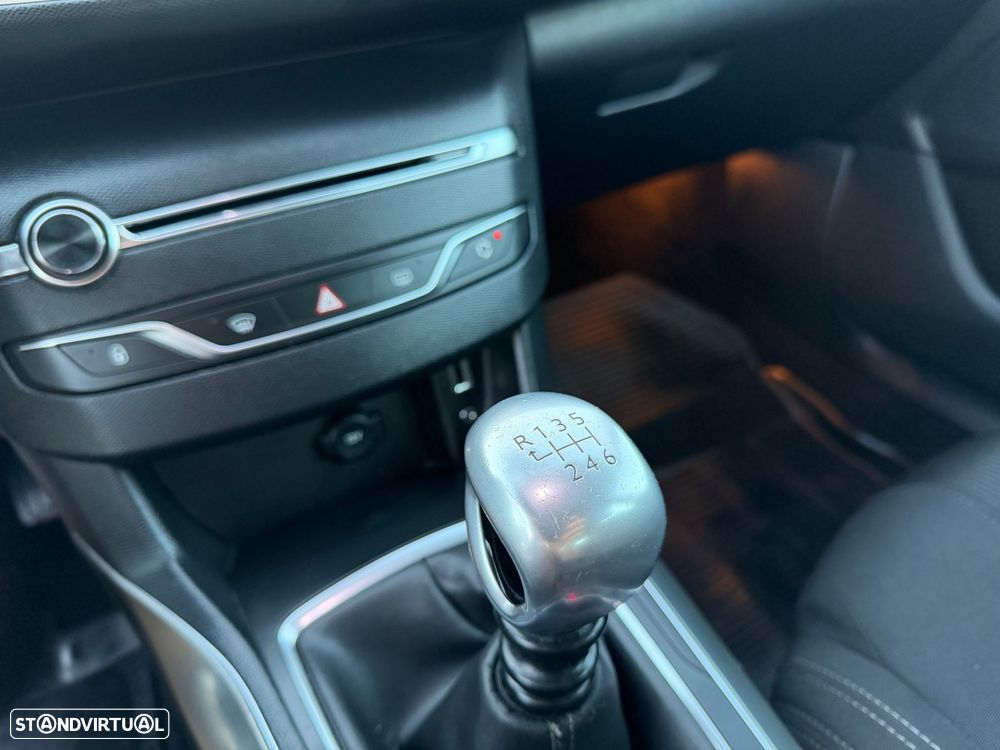 Peugeot 308 1.6 e-HDi Allure - 17