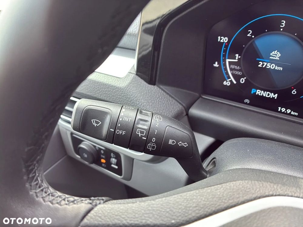 Volkswagen Caravelle - 25