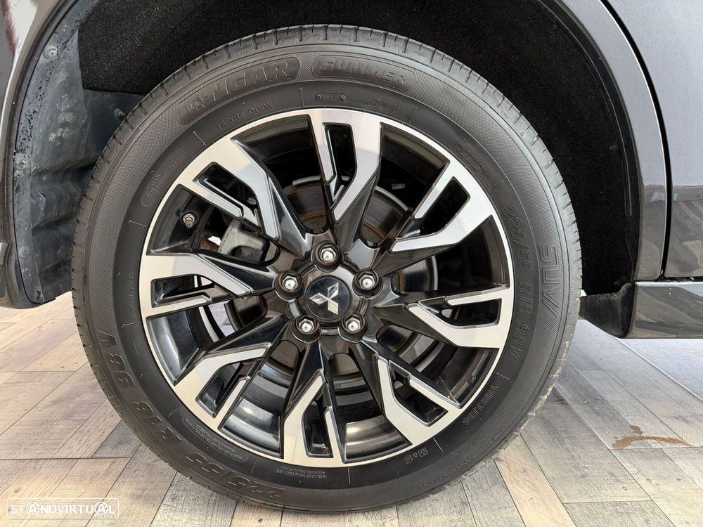 Mitsubishi Outlander 2.0 Instyle Navi - 28