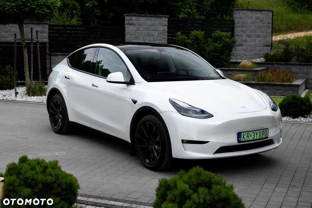 Tesla Model Y - 34