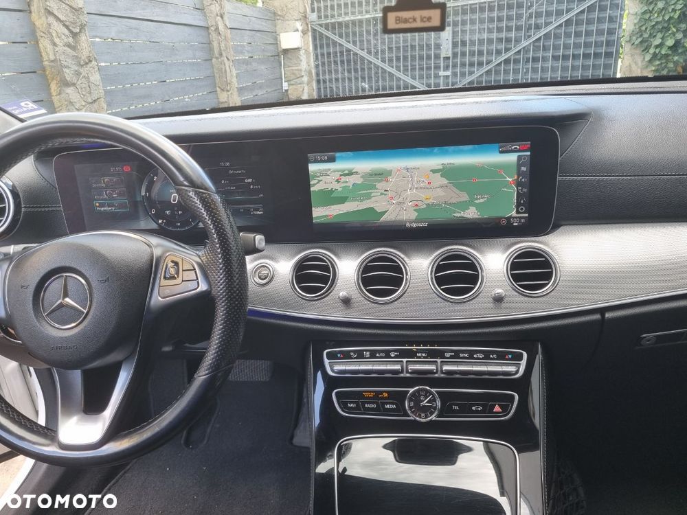 Mercedes-Benz Klasa E 220 d 4-Matic Business Edition 9G-TRONIC - 23