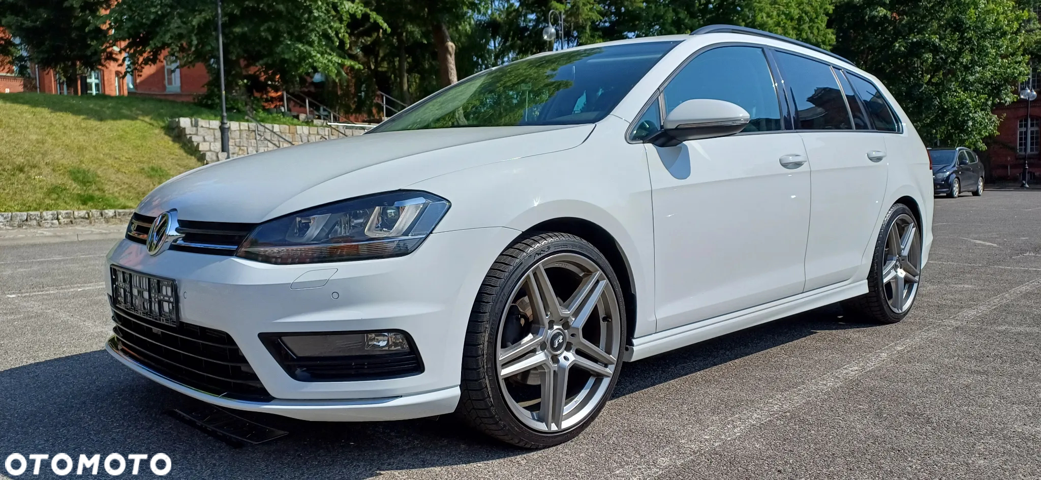 Volkswagen Golf - 6