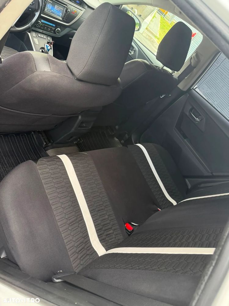 Toyota Auris 1.8 L VVT-i Sol - 11
