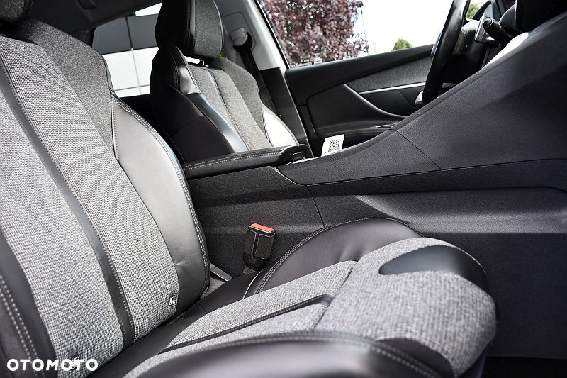 Peugeot 3008 BlueHDi 120 EAT6 Stop & Start Allure - 23