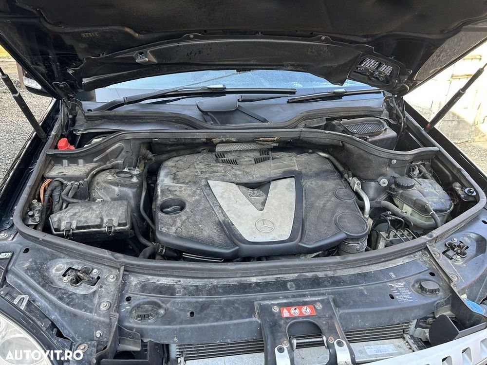 Broasca usa dreapta spate Mercedes ML W164 2005 - 2008 SUV 4 Usi (1200) - 6