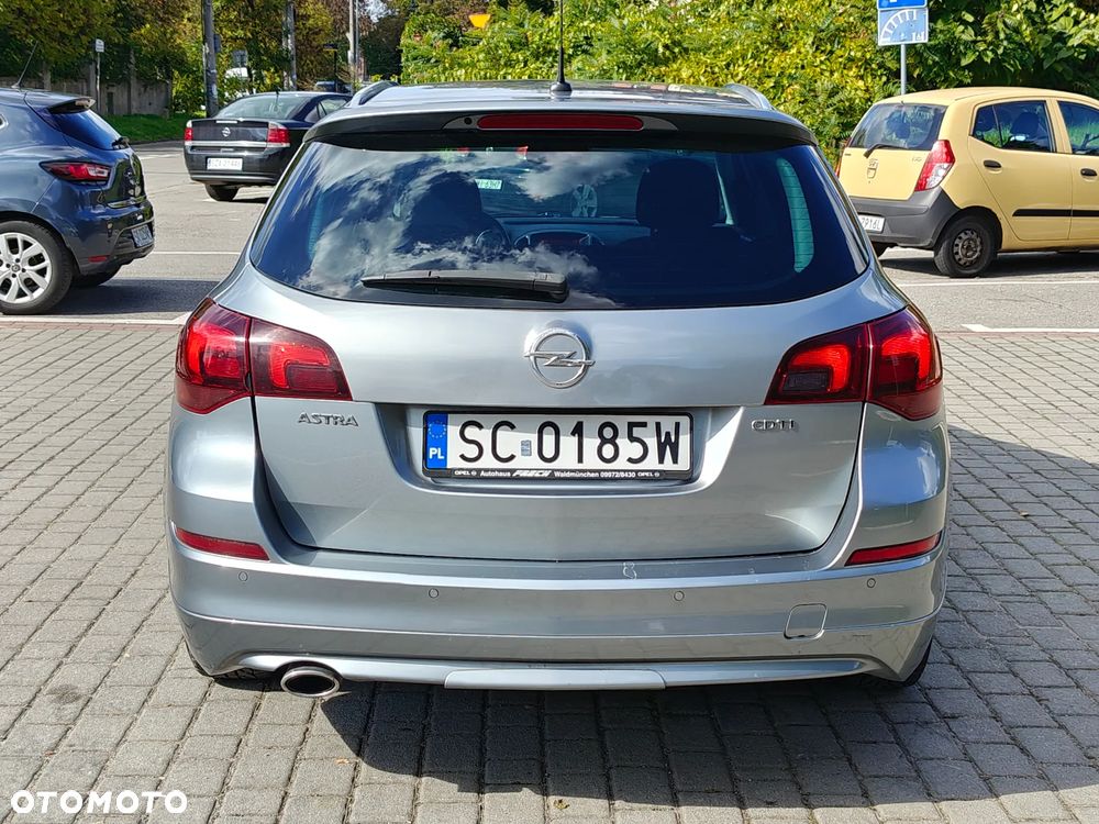 Opel Astra 2.0 CDTI DPF Cosmo - 32