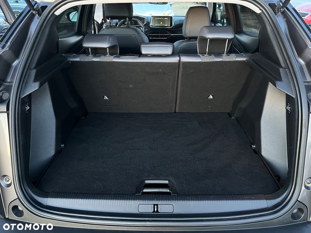 Peugeot 2008 1.5 BlueHDi Allure Pack S&S EAT8 - 32