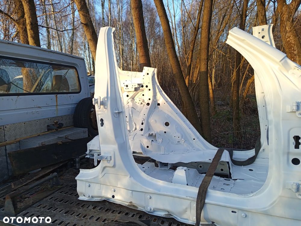 PRÓG PRAWY ZE SŁUPKIEM A BMW X5 G05 F95 18- - 4