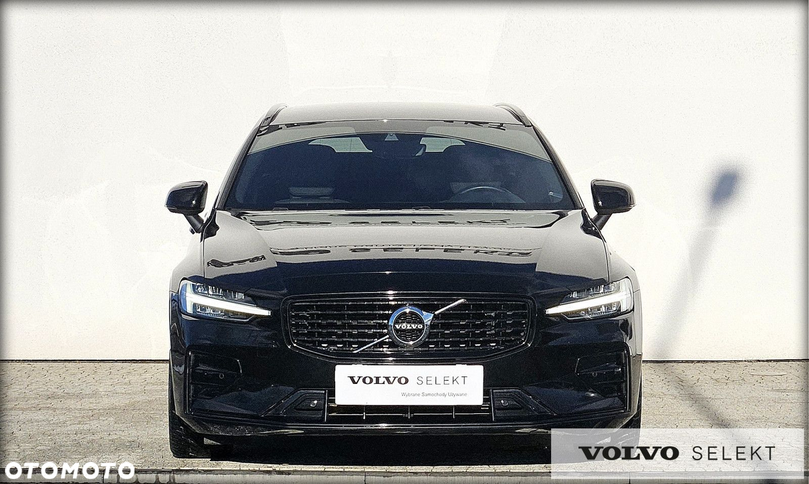 Volvo V60 B3 B R-Design - 3