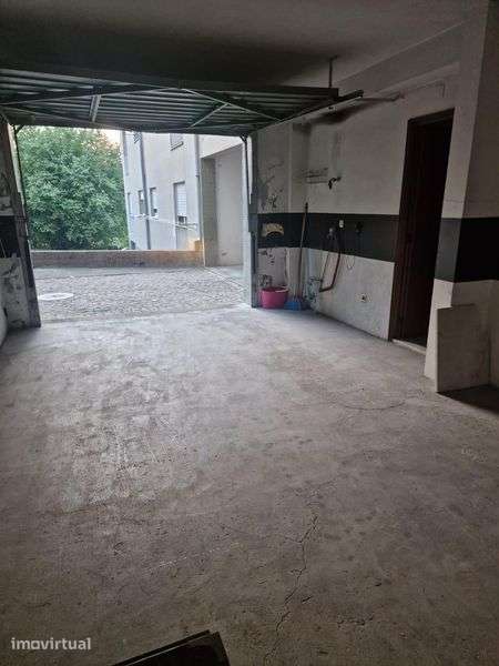 Garagem à venda em Viseu – Entrada direta pela rua - Grande imagem: 3/3