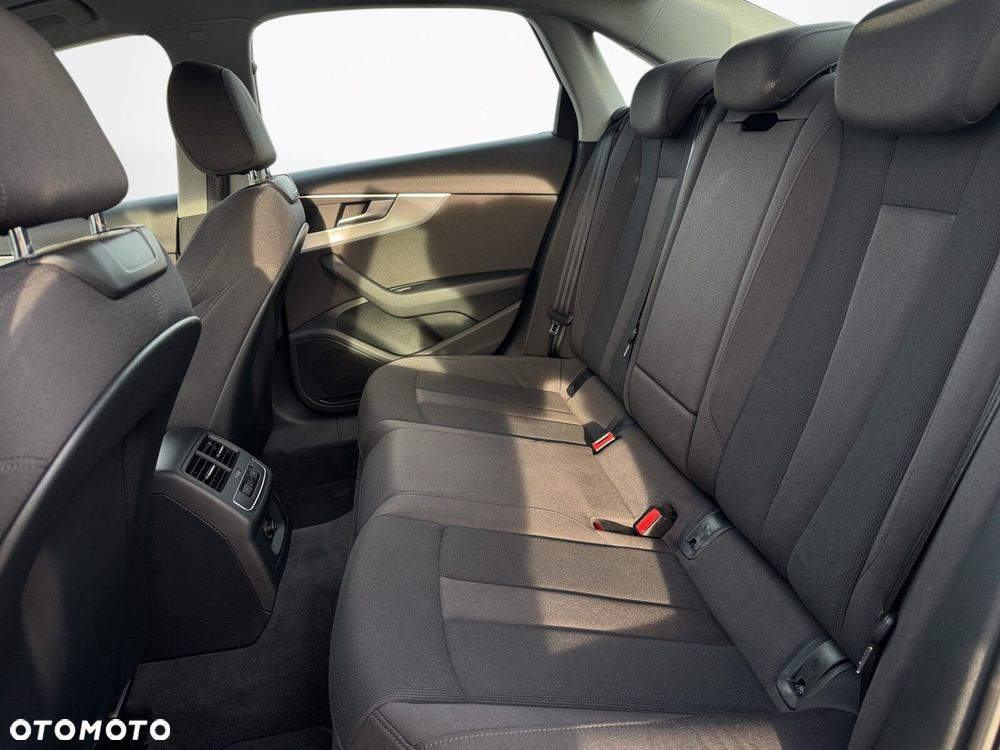 Audi A4 Limousine - 23