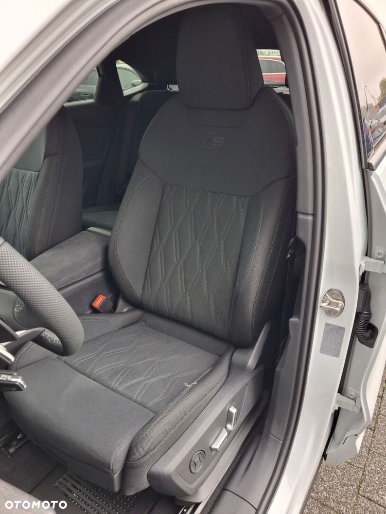 Audi Q3 Sportback - 12