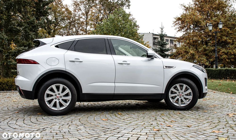 Jaguar E-Pace P250 AWD R-Dynamic S - 9
