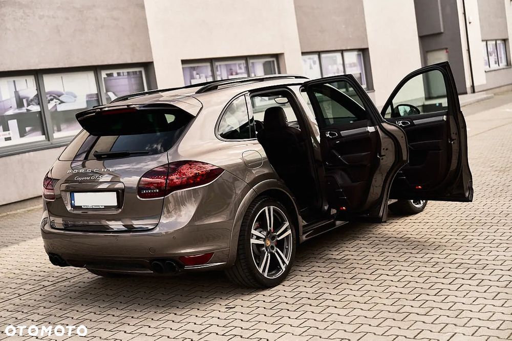 Porsche Cayenne - 12