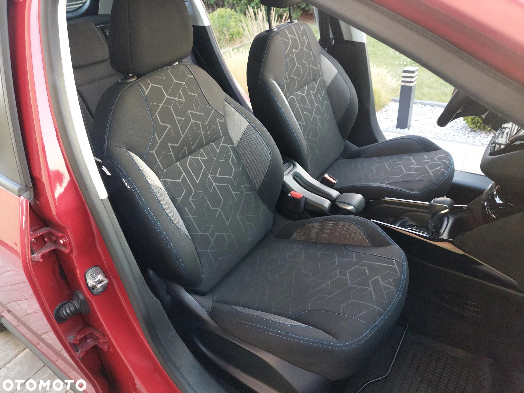 Peugeot 2008 1.2 Pure Tech GPF Signature S&S EAT6 - 18