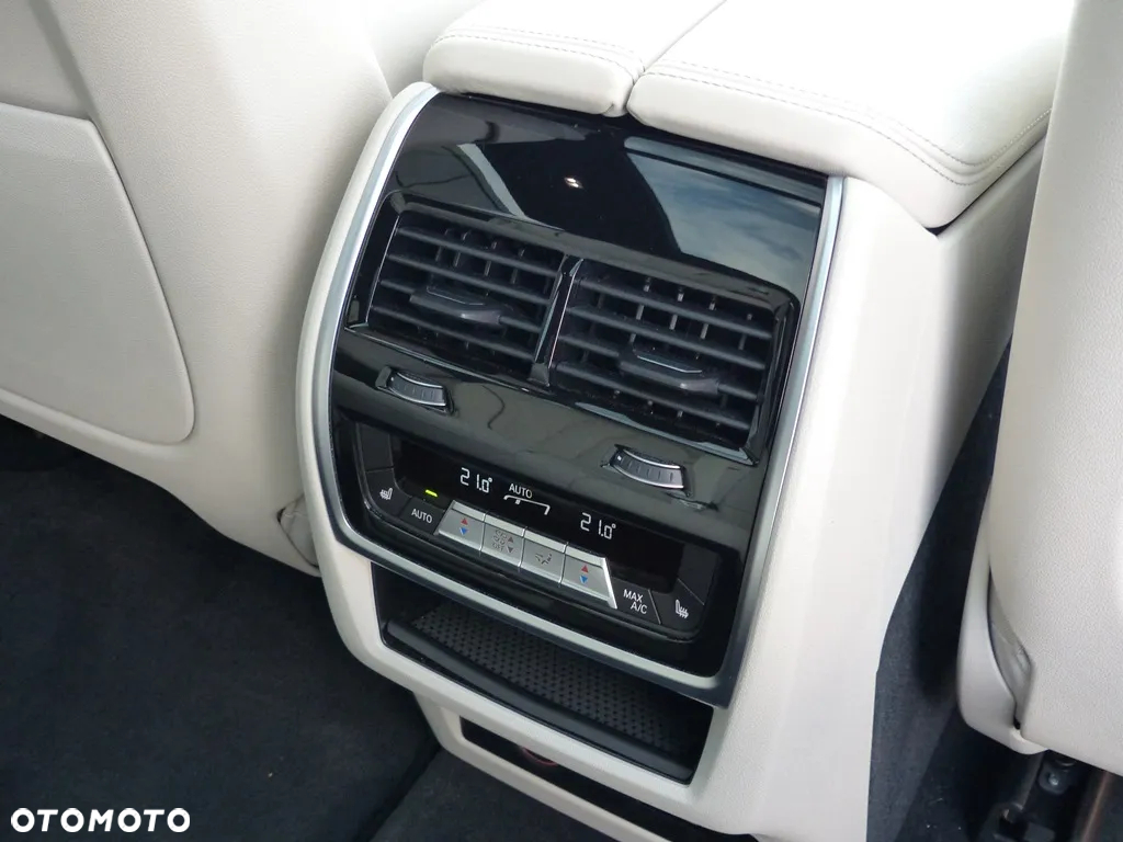 BMW X7 M50i sport - 23
