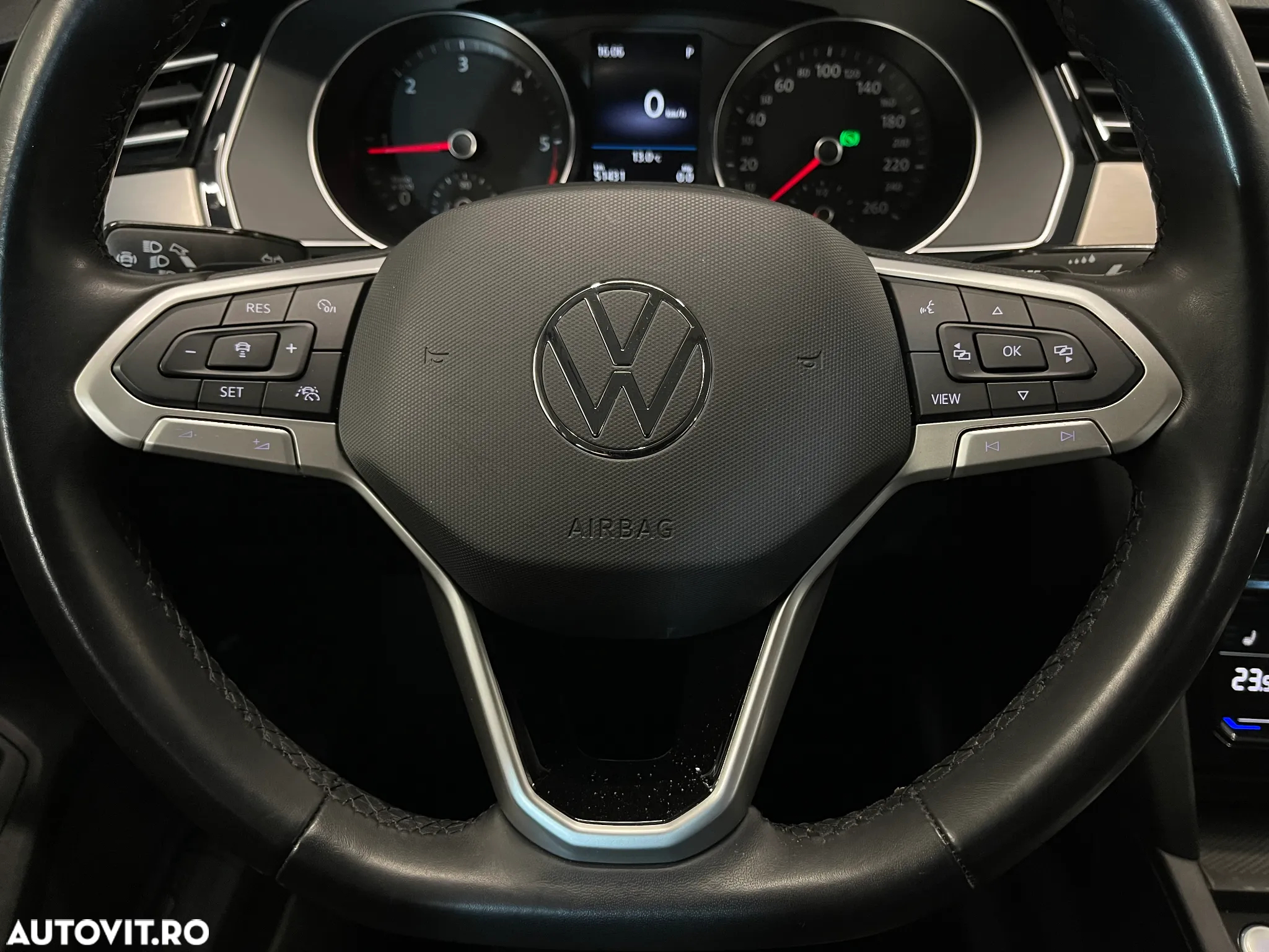 Volkswagen Passat 2.0 TDI DSG Highline - 23