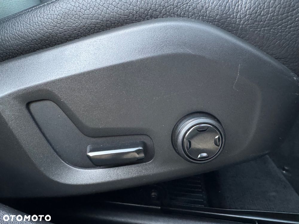 Volvo V90 D3 Geartronic Momentum Pro - 16