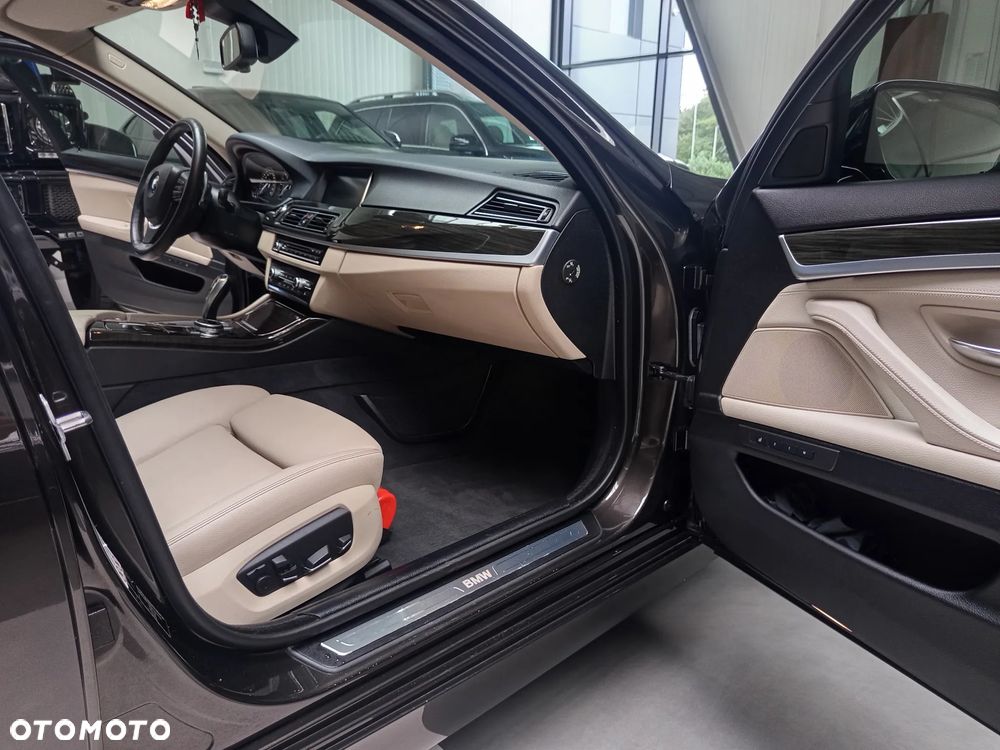 BMW Seria 5 520d xDrive Luxury Line - 15
