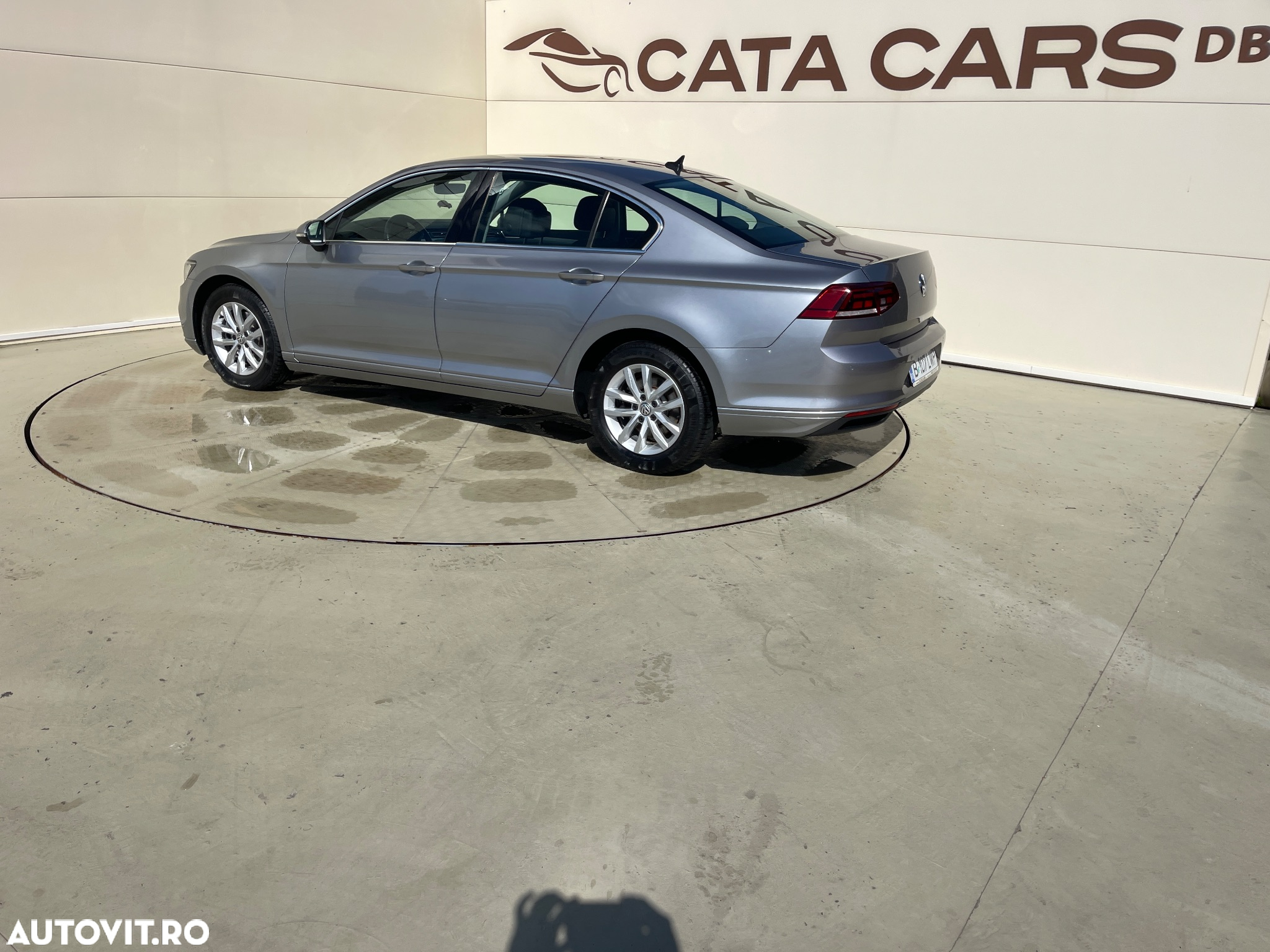 Volkswagen Passat - 10