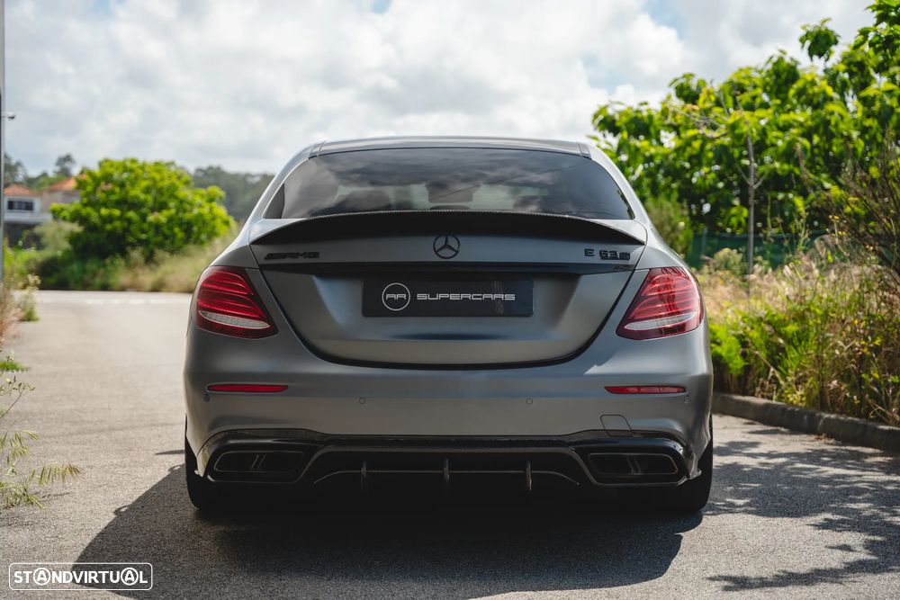 Mercedes-Benz E 63 AMG S 4-Matic+ - 22