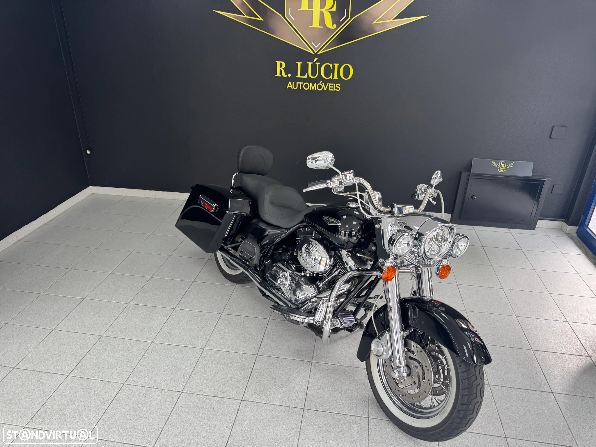 Harley-Davidson Road KING CLASSIC - 18