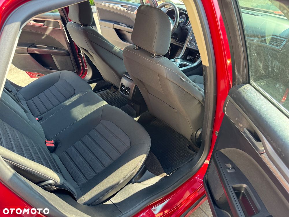 Ford Fusion - 13