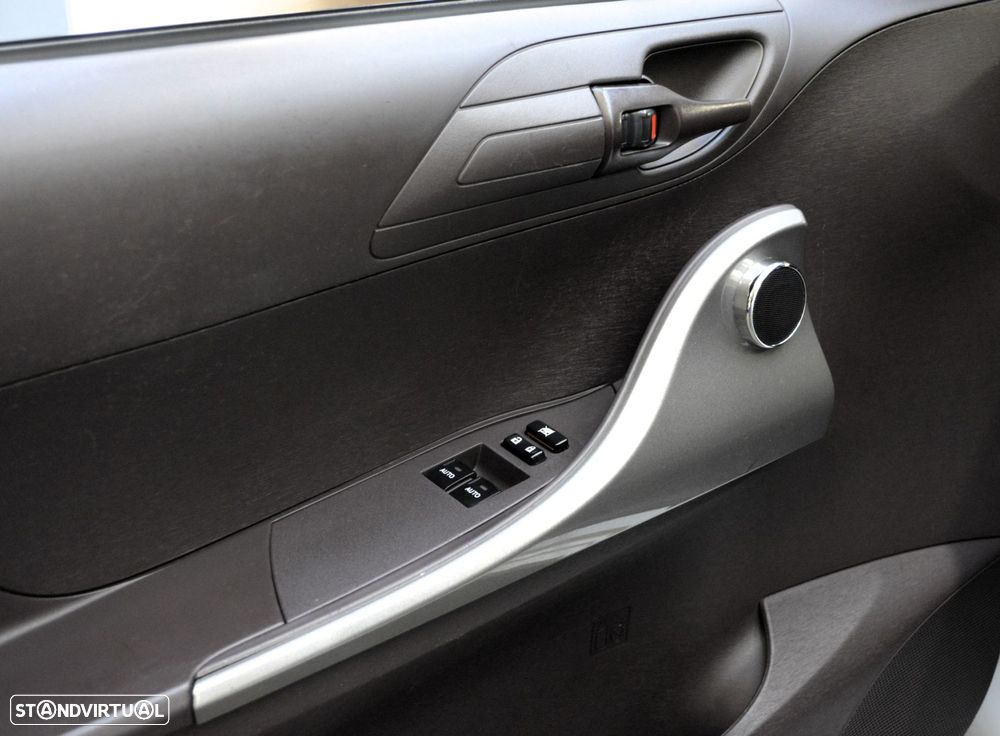 Toyota iQ 1.0 VVT-i Essential+AC - 28