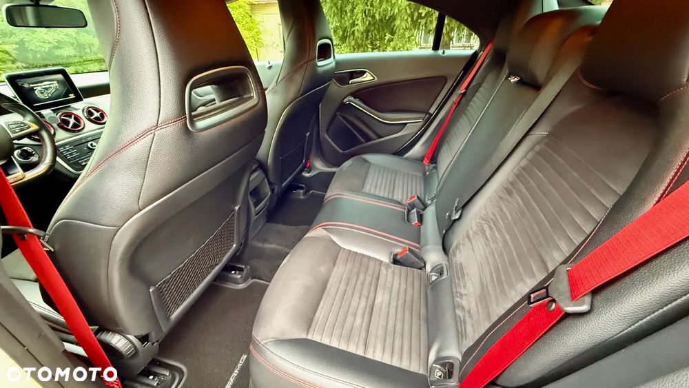 Mercedes-Benz CLA AMG 45 4-Matic - 16
