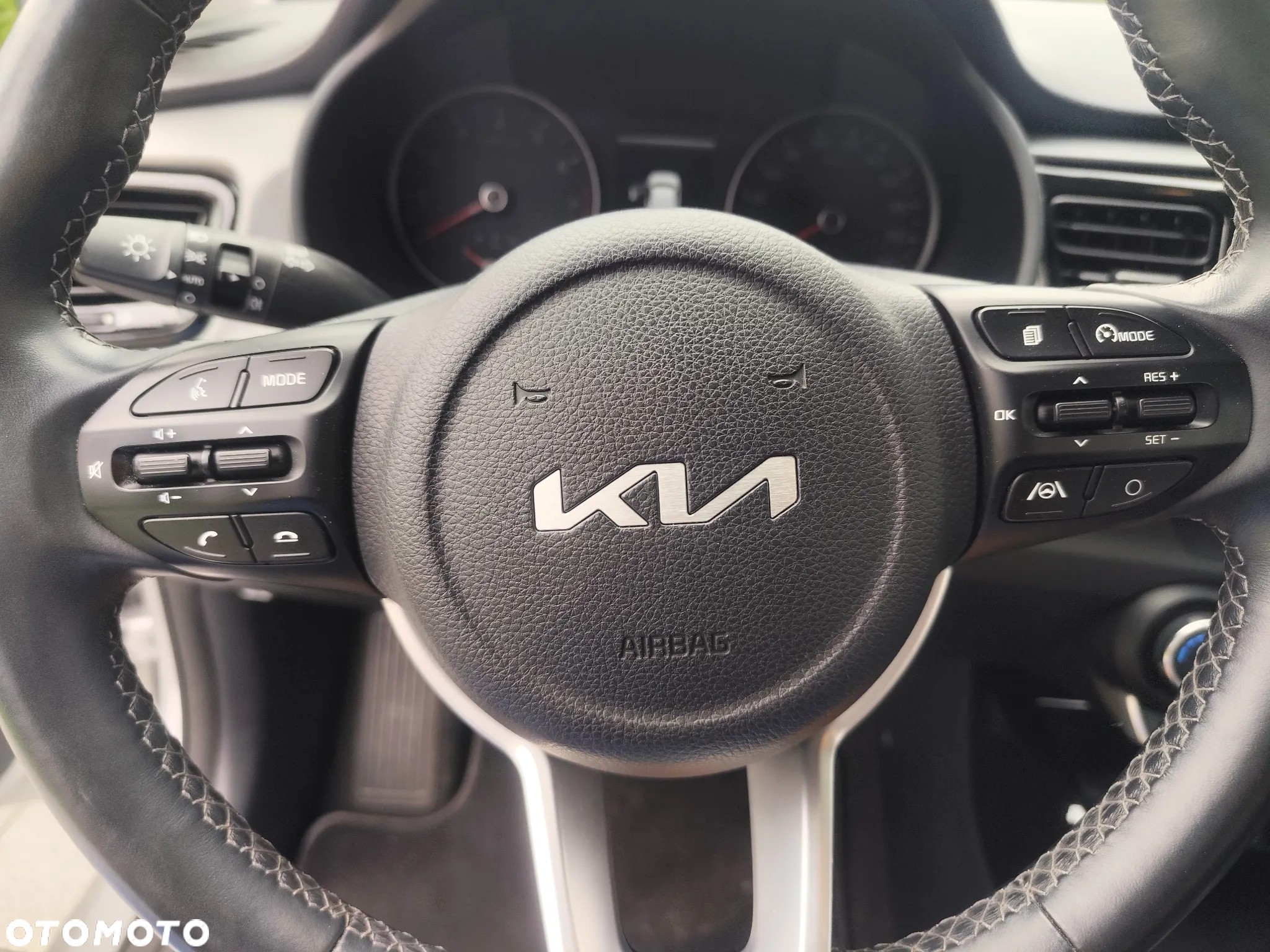 Kia Rio 1.2 L - 23