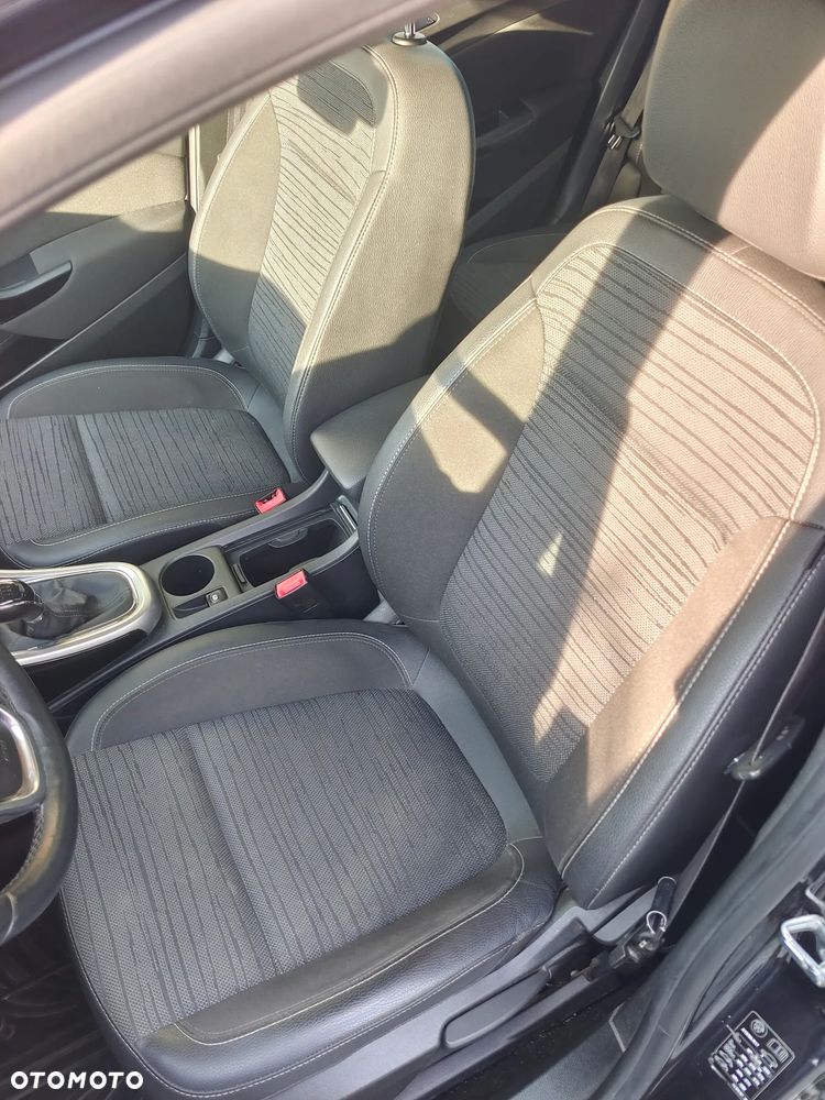 Opel Astra 1.4 T Cosmo - 33