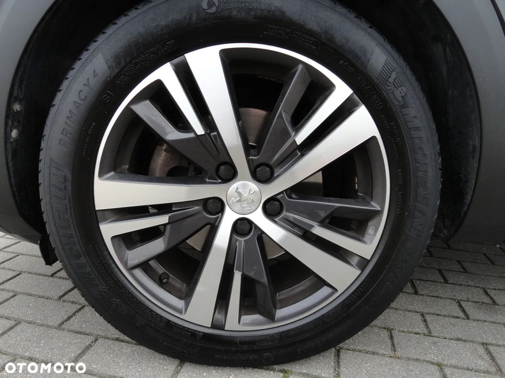 Peugeot 5008 1.5 BlueHDI Allure S&S EAT8 - 26