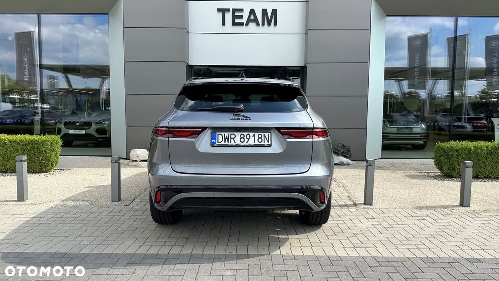 Jaguar F-Pace - 4