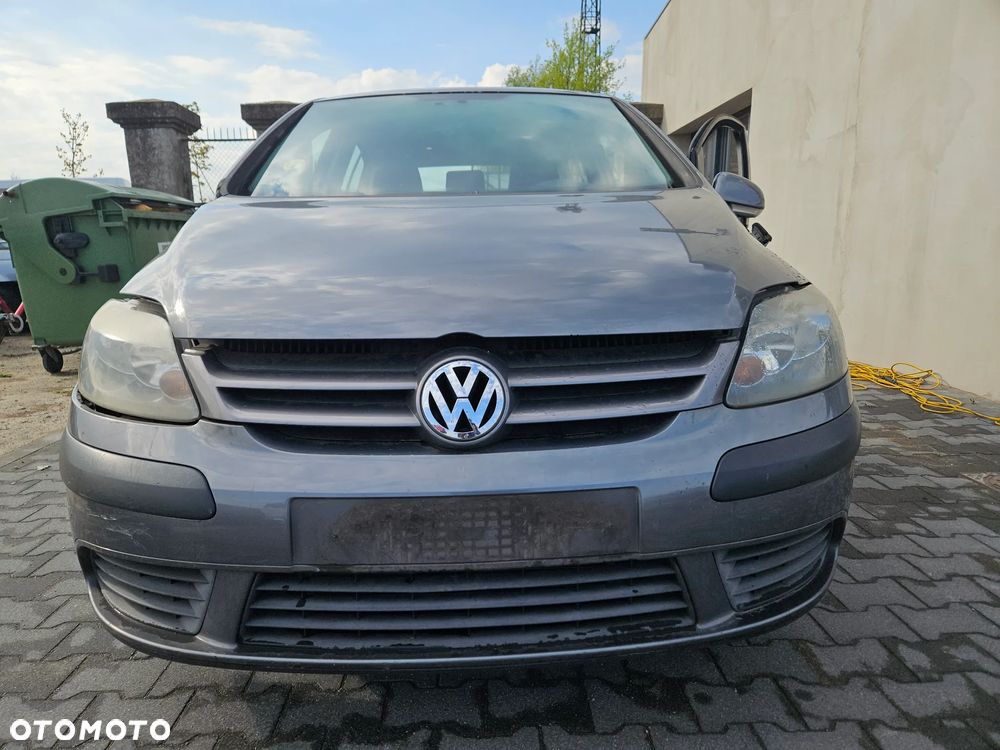 Zderzak przód przedni VW Golf V Plus 2006r LA7T - 1
