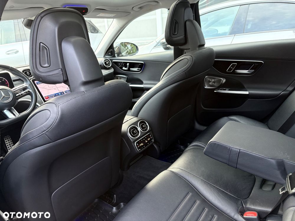 Mercedes-Benz Klasa C 220 d 4Matic 9G-TRONIC AMG Line - 39