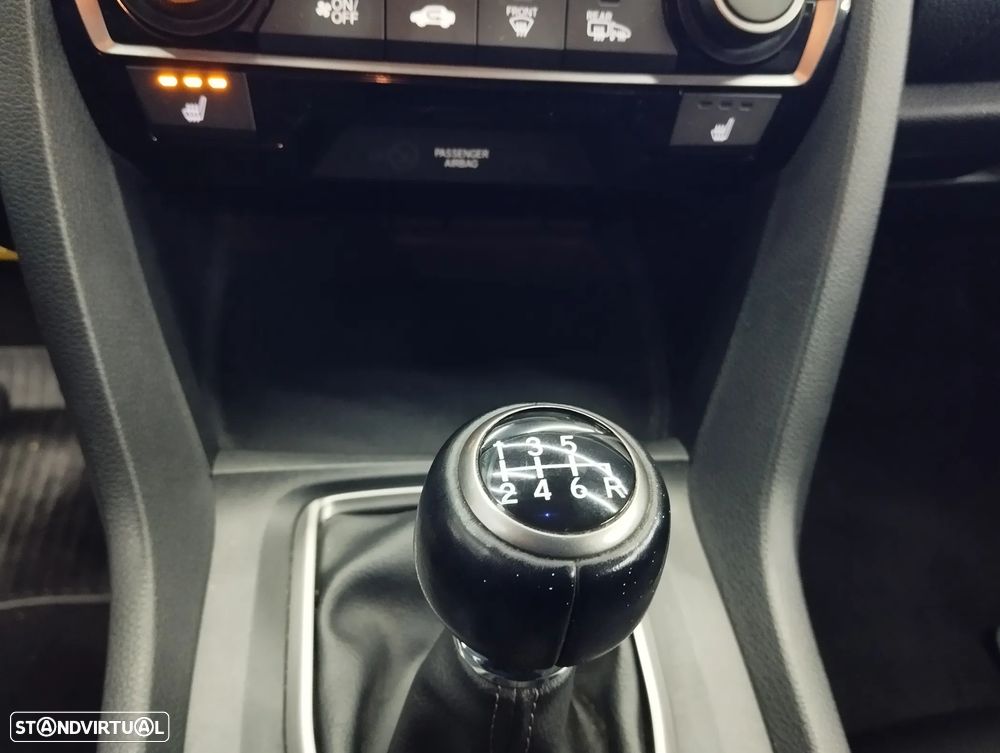 Honda Civic 1.0 i-VTEC Elegance Navi - 31