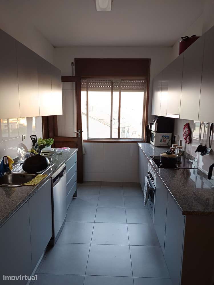 Apartamento T3 , na zona do Bonfim, com lugar de garagem e elevador. - Grande imagem: 5/15