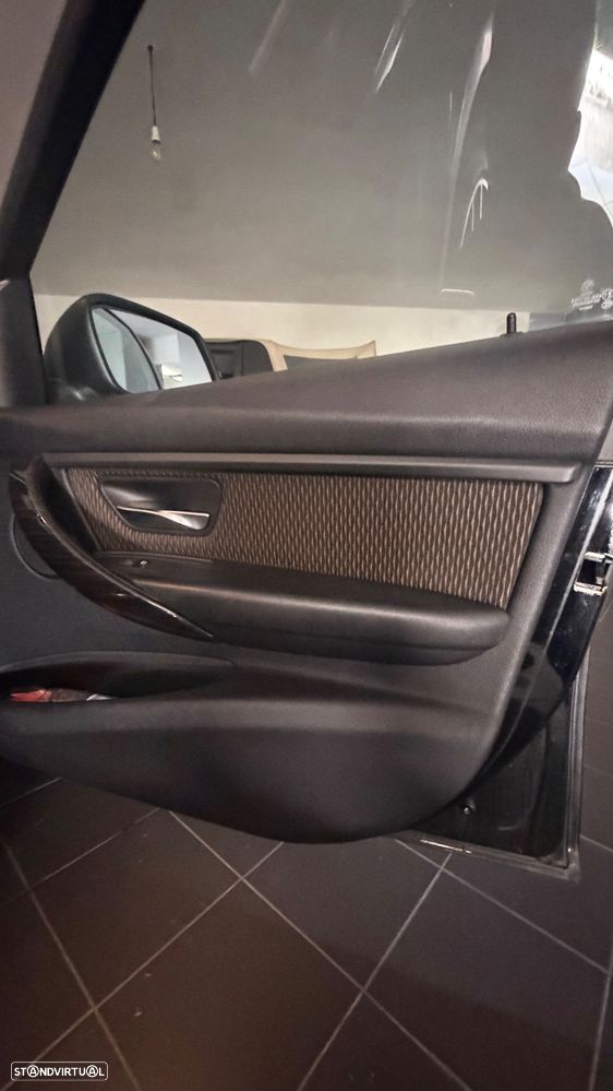 BMW 320 d Line Luxury - 10