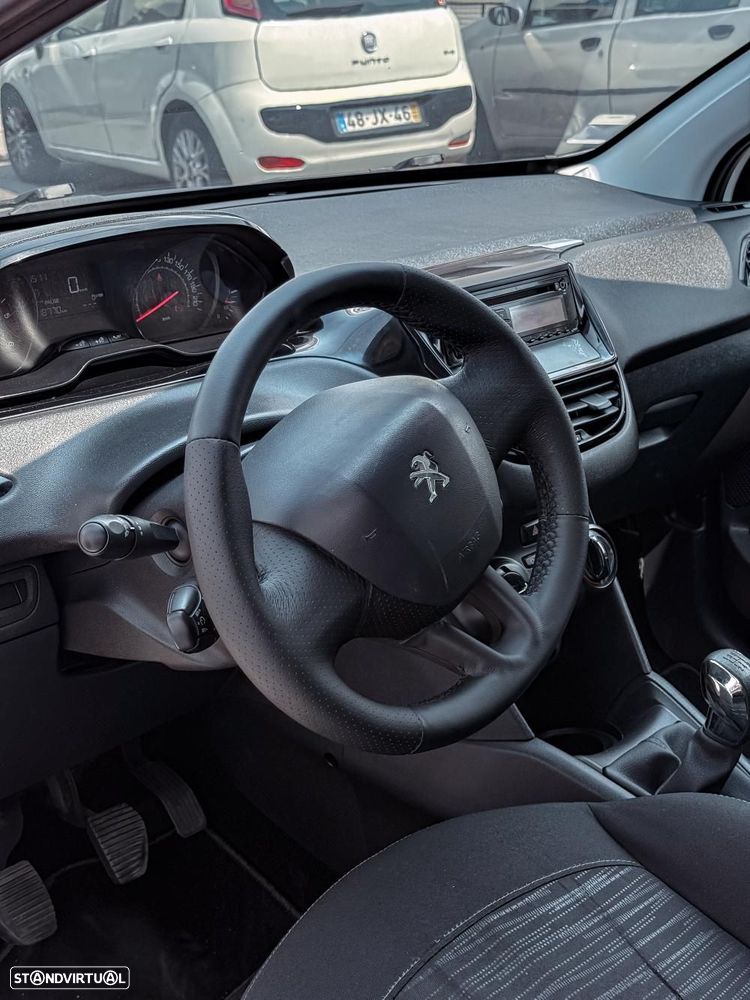 Peugeot 208  VAN - 7