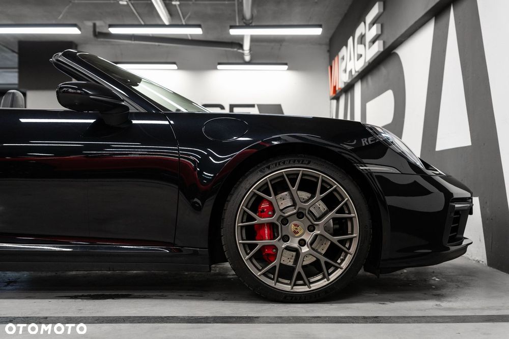 Porsche 911 Carrera 4S - 14