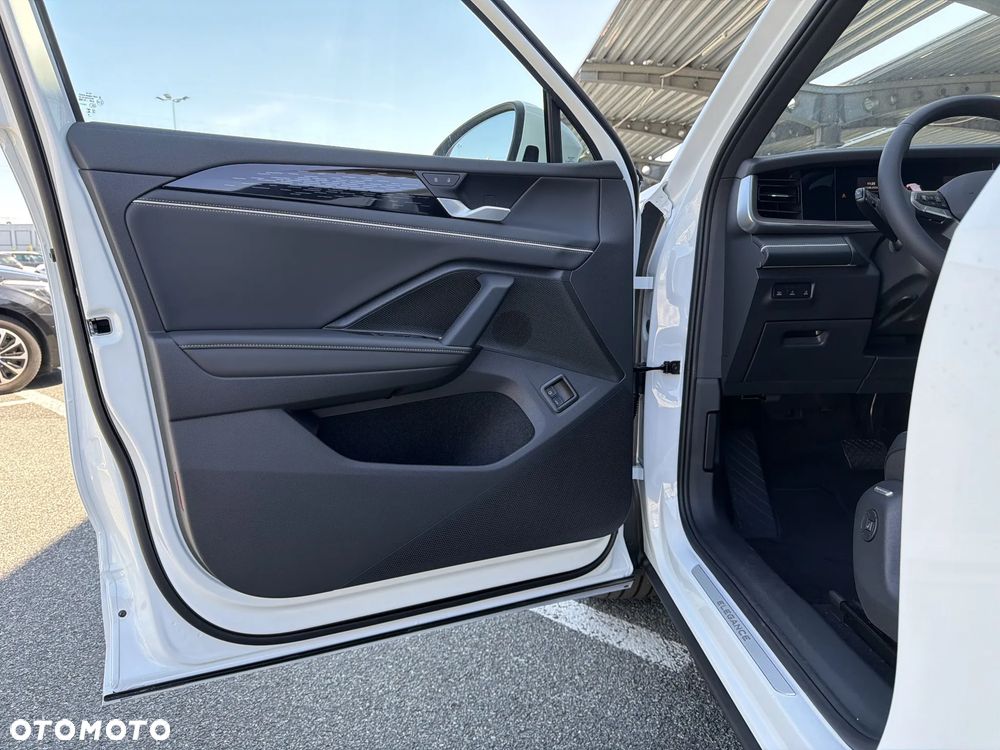 Volkswagen Tayron 1.5 TSI eHybrid PHEV 150kW Elegance DSG - 11