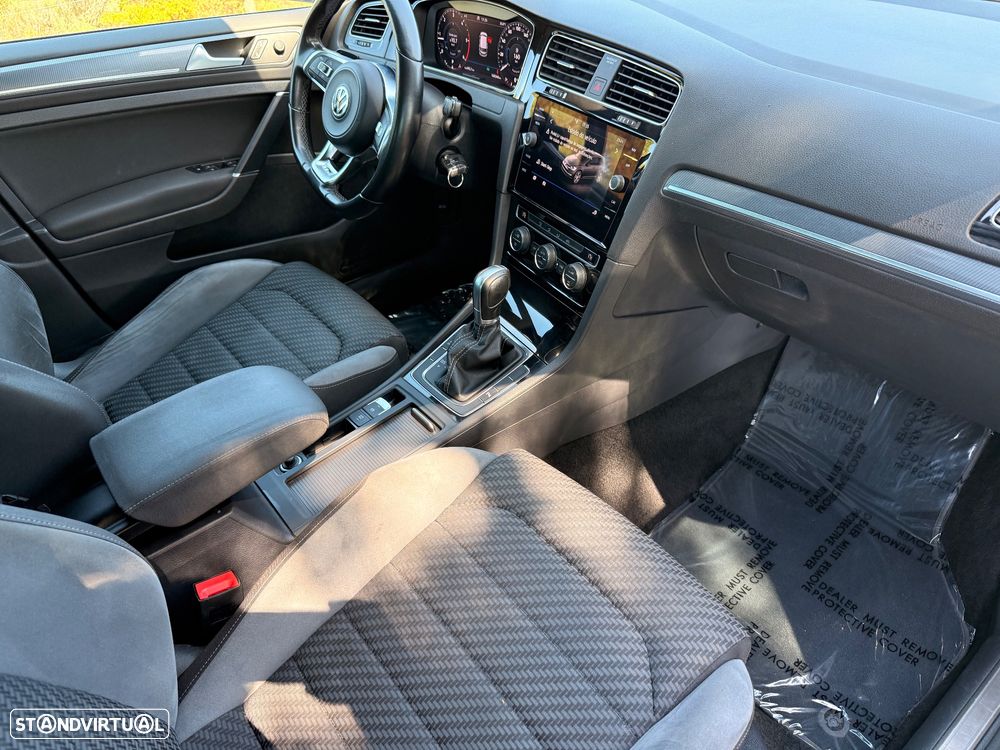 VW Golf 1.6 TDI R-Line DSG - 12