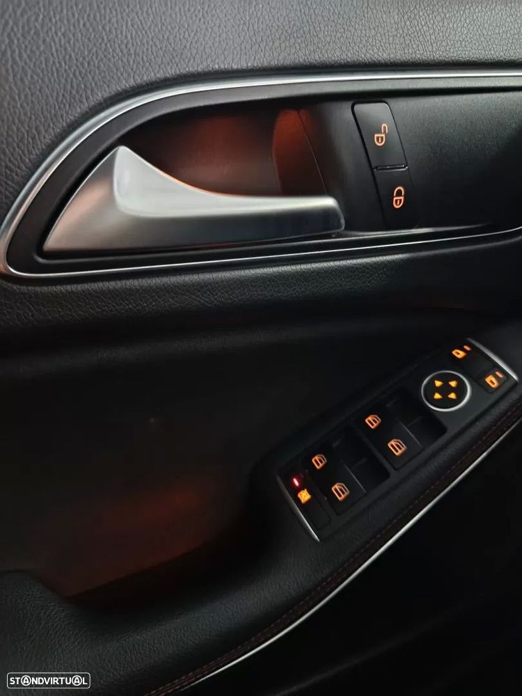 Mercedes-Benz A 180 d AMG Line - 18
